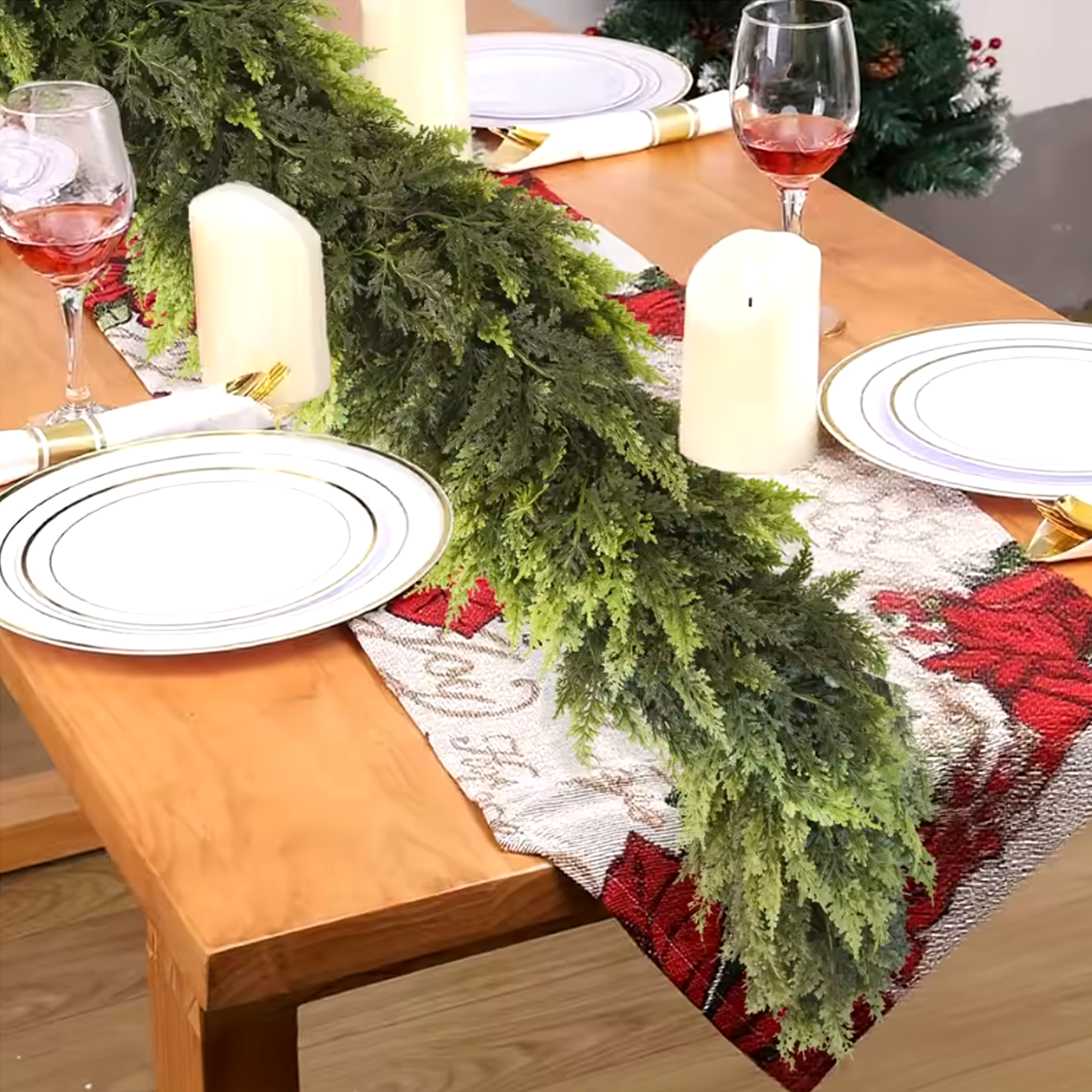 EverLush: Real-Touch Cedar Garland