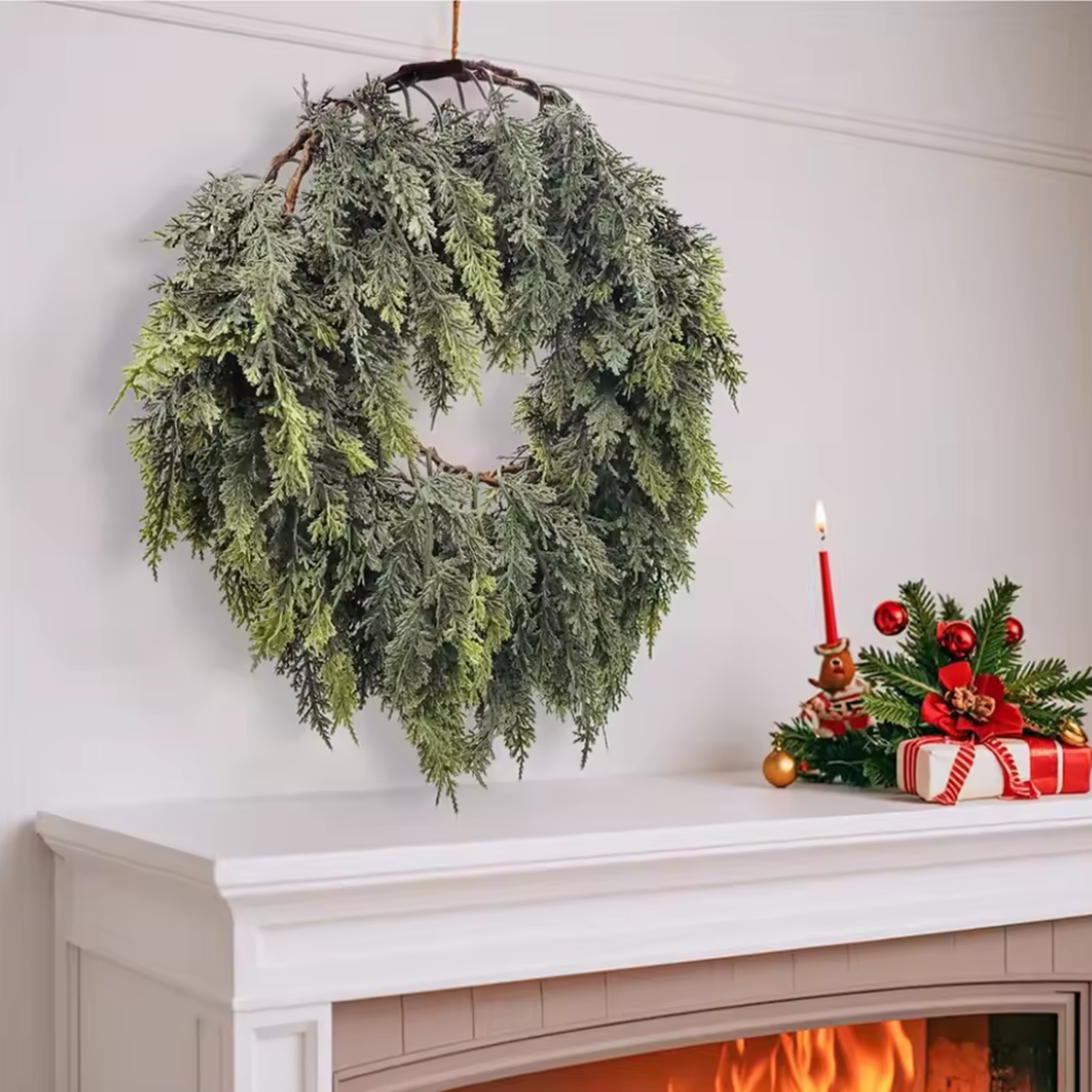 EverLush: Real-Touch Cedar Garland